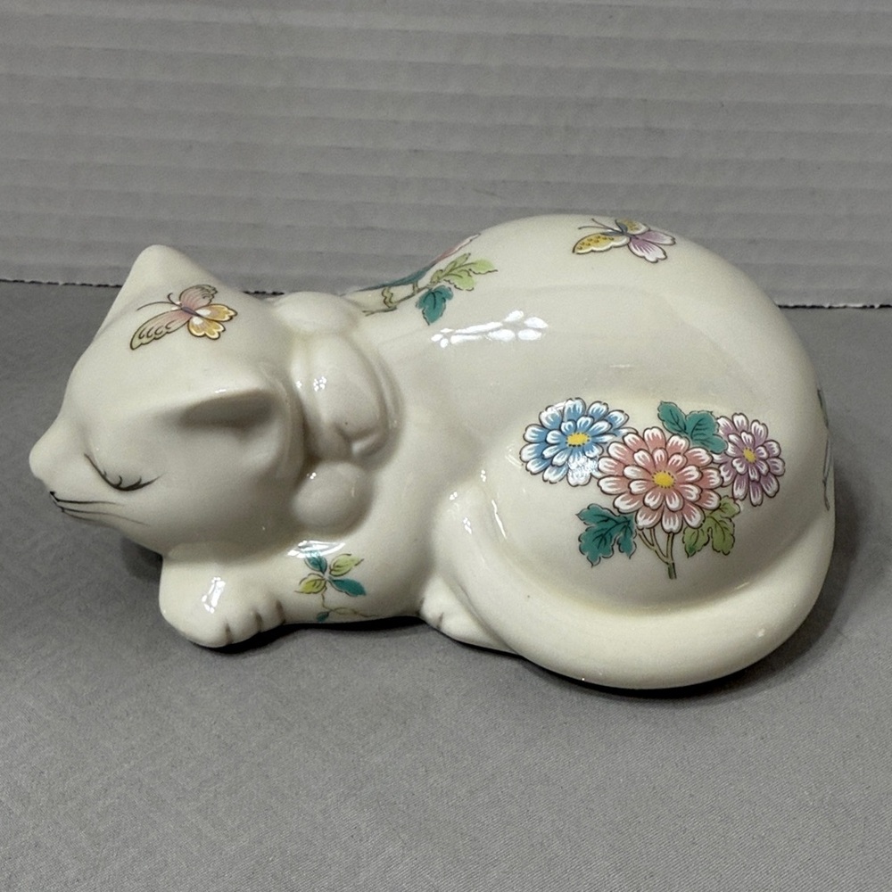 Takahashi Porcelain Fiqurine Sleeping Cat Cho Cho Butterfly & Floral Japan Vtg